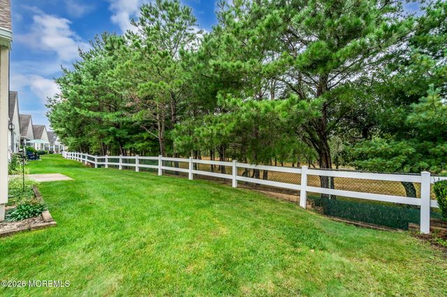31 Country Walk Boulevard, Whiting, NJ 08759