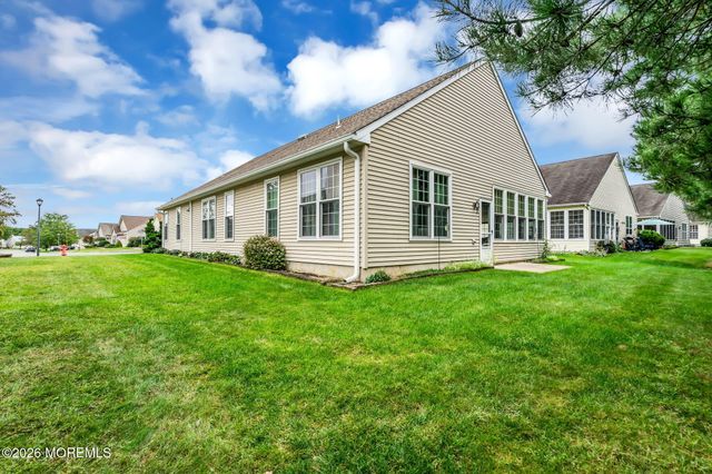 31 Country Walk Boulevard, Whiting, NJ 08759