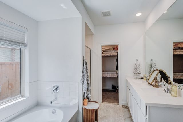 3504 Sweet Grass Drive, Aubrey, TX 76227