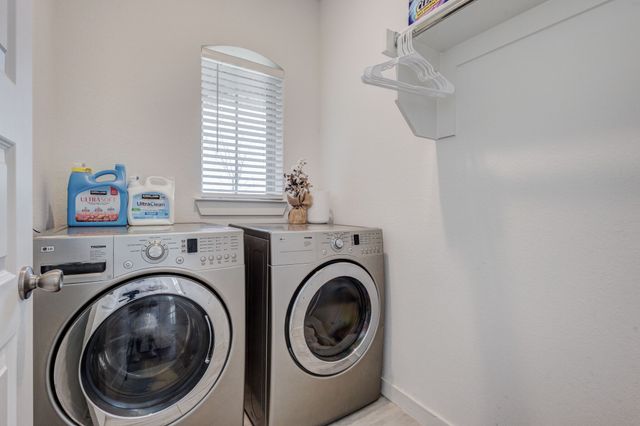 3504 Sweet Grass Drive, Aubrey, TX 76227