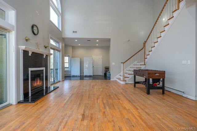 85 York Road S, Bloomingburg, NY 12721