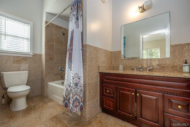 85 York Road S, Bloomingburg, NY 12721