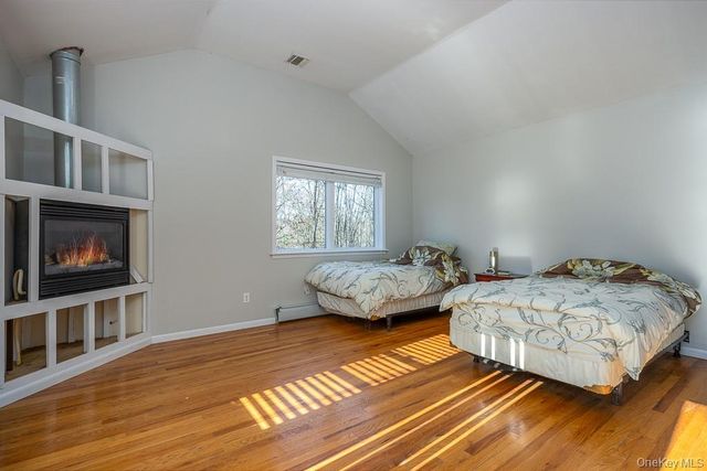 85 York Road S, Bloomingburg, NY 12721