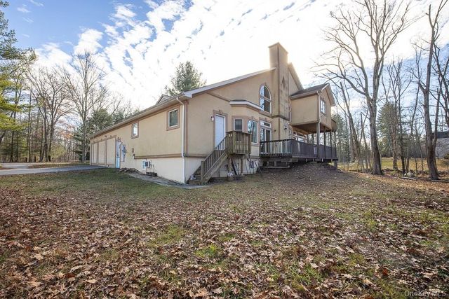 85 York Road S, Bloomingburg, NY 12721