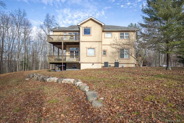 85 York Road S, Bloomingburg, NY 12721