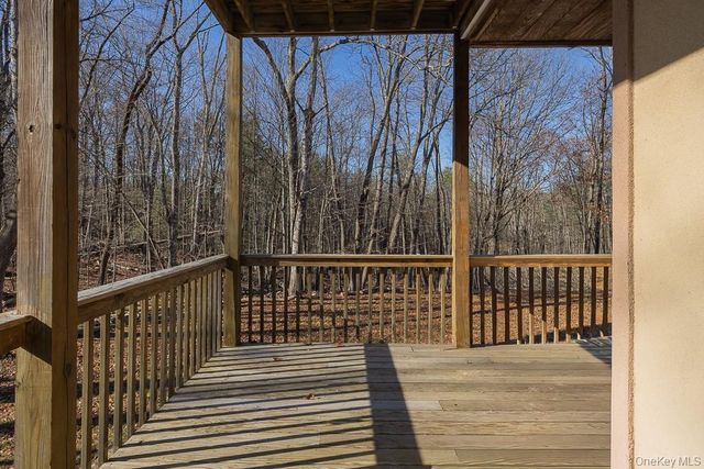 85 York Road S, Bloomingburg, NY 12721