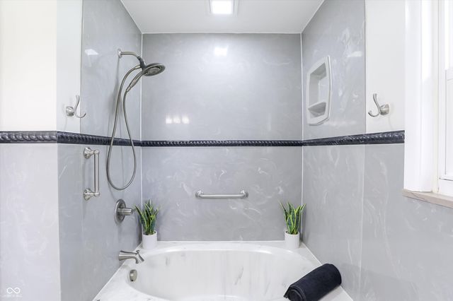 4749 Kessler View Drive, Indianapolis, IN 46220