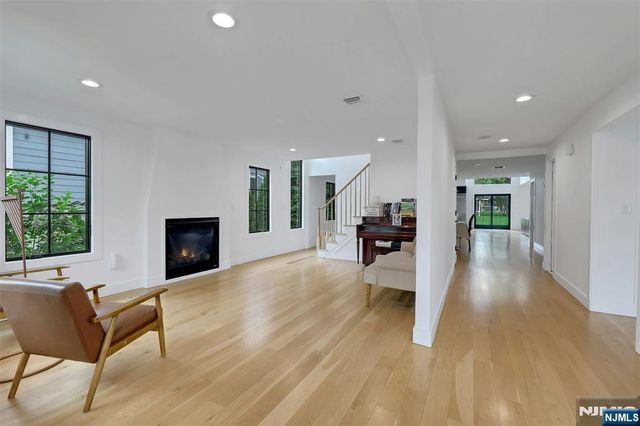 58 Spring Avenue, Bergenfield, NJ 07621