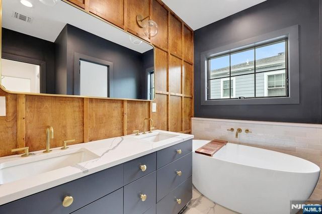 58 Spring Avenue, Bergenfield, NJ 07621