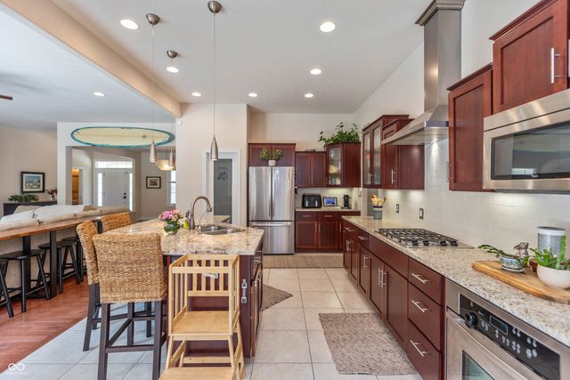 5560 Treeline Drive, Columbus, IN 47201