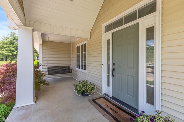 5560 Treeline Drive, Columbus, IN 47201
