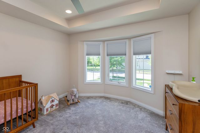 5560 Treeline Drive, Columbus, IN 47201