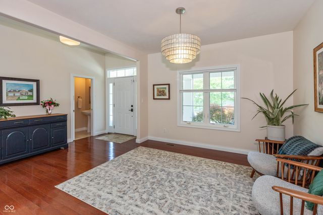 5560 Treeline Drive, Columbus, IN 47201