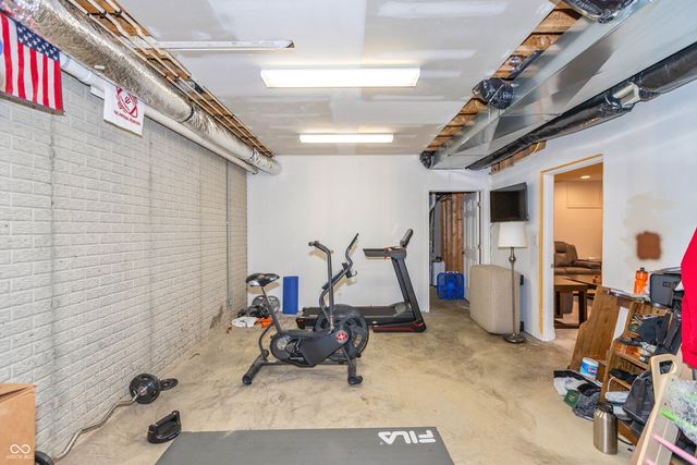 5560 Treeline Drive, Columbus, IN 47201