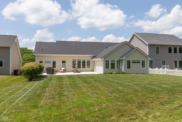 5560 Treeline Drive, Columbus, IN 47201
