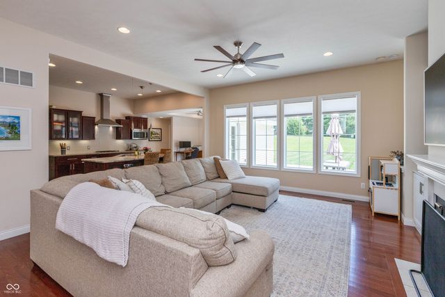 5560 Treeline Drive, Columbus, IN 47201