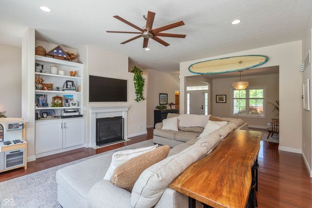 5560 Treeline Drive, Columbus, IN 47201