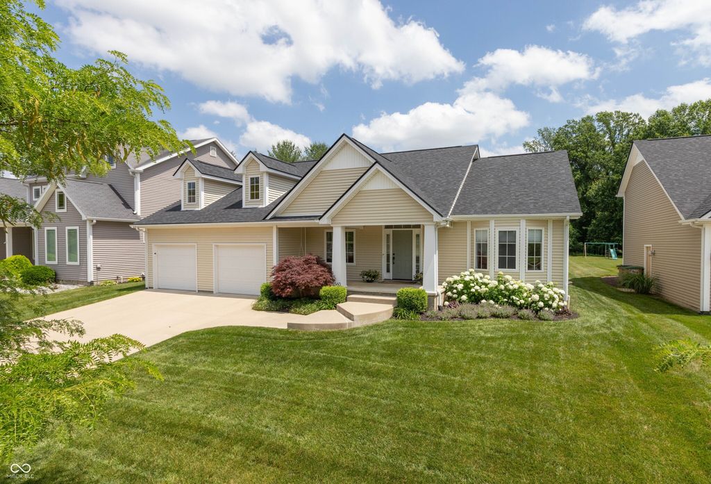 5560 Treeline Drive, Columbus, IN 47201