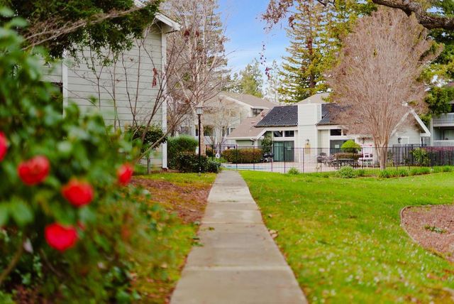 938 Clark Avenue 50, Mountain View, CA 94040