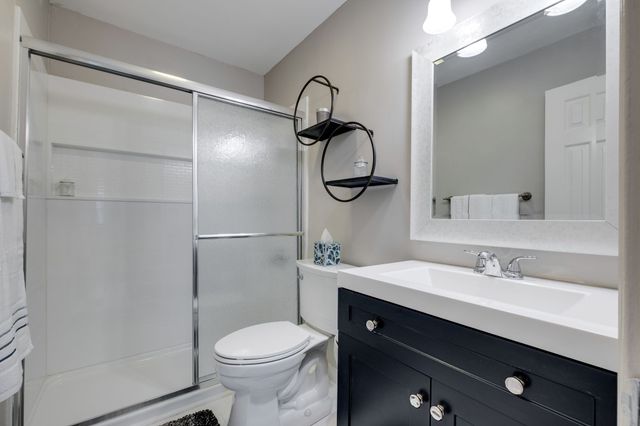3110 W End Cir Apt 2, Nashville, TN 37203