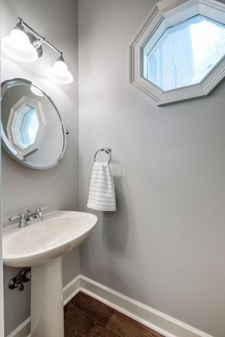3110 W End Cir Apt 2, Nashville, TN 37203
