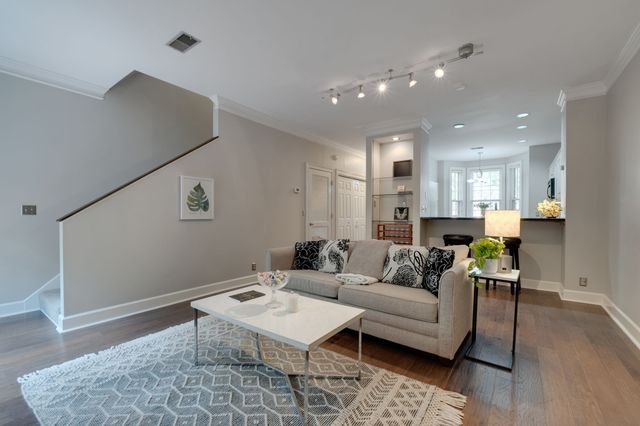 3110 W End Cir Apt 2, Nashville, TN 37203