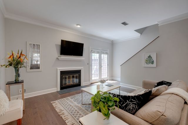 3110 W End Cir Apt 2, Nashville, TN 37203