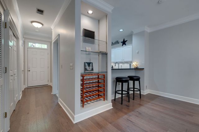 3110 W End Cir Apt 2, Nashville, TN 37203
