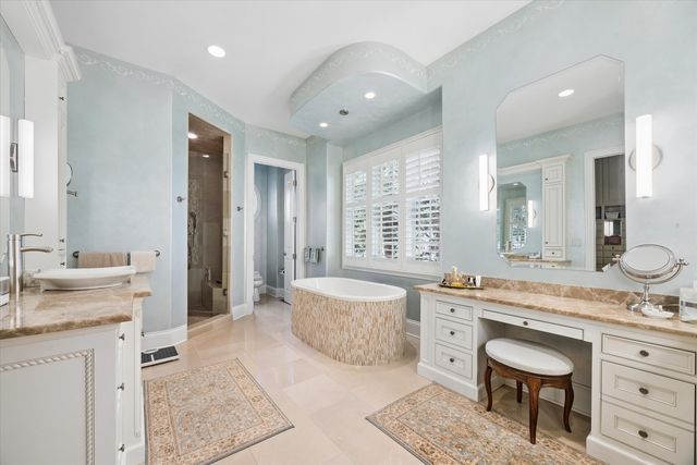 64 Forest Gate Circle, Oak Brook, IL 60523