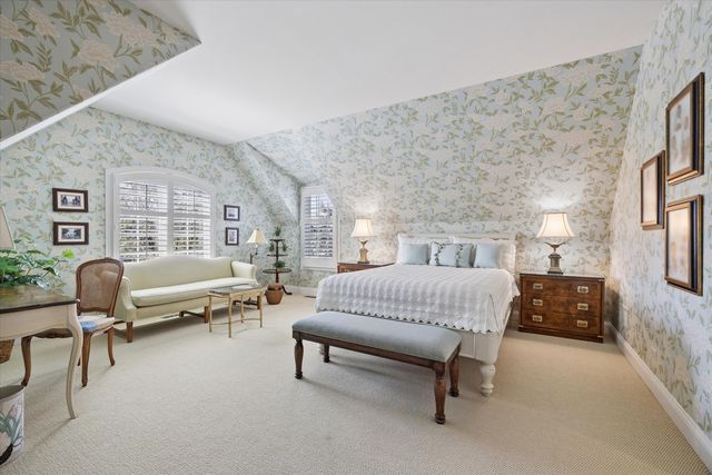 64 Forest Gate Circle, Oak Brook, IL 60523