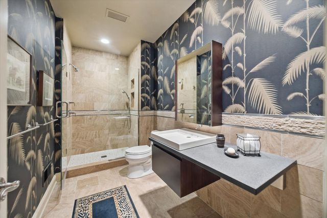 64 Forest Gate Circle, Oak Brook, IL 60523