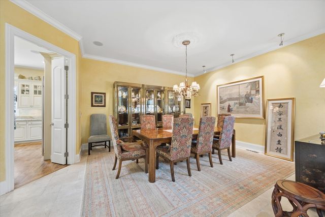 64 Forest Gate Circle, Oak Brook, IL 60523