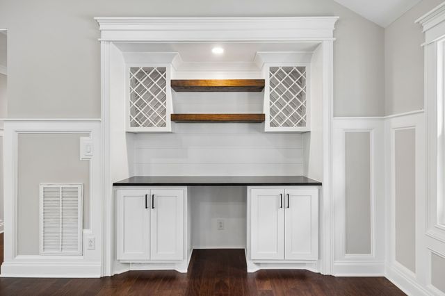 2965 N Thompson Ln, Murfreesboro, TN 37129