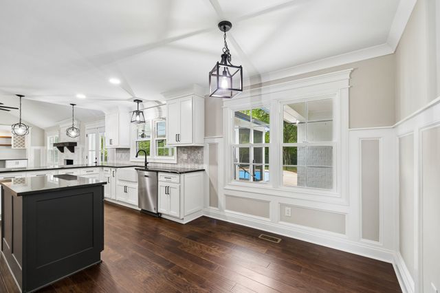 2965 N Thompson Ln, Murfreesboro, TN 37129