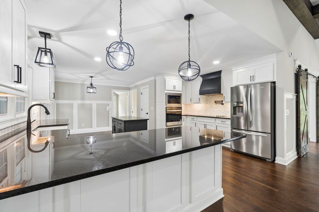 2965 N Thompson Ln, Murfreesboro, TN 37129
