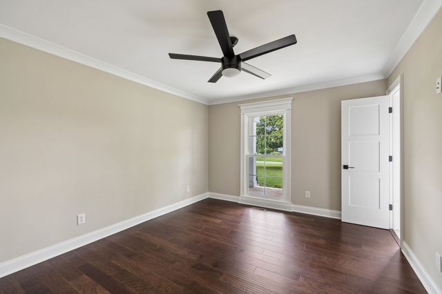 2965 N Thompson Ln, Murfreesboro, TN 37129