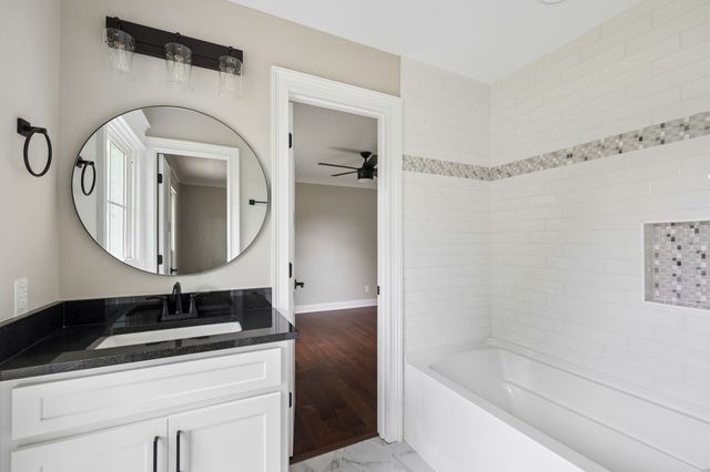 2965 N Thompson Ln, Murfreesboro, TN 37129