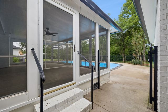 2965 N Thompson Ln, Murfreesboro, TN 37129