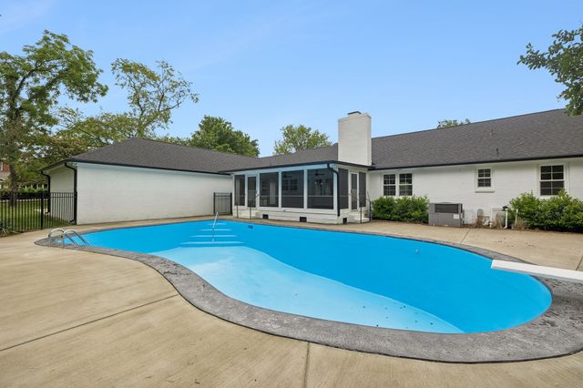 2965 N Thompson Ln, Murfreesboro, TN 37129