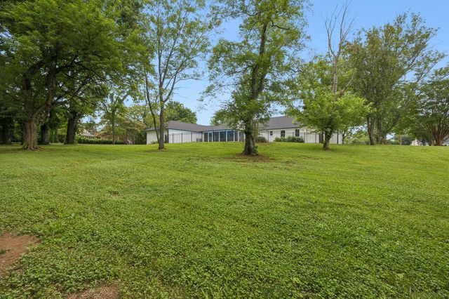 2965 N Thompson Ln, Murfreesboro, TN 37129