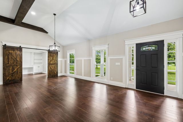 2965 N Thompson Ln, Murfreesboro, TN 37129