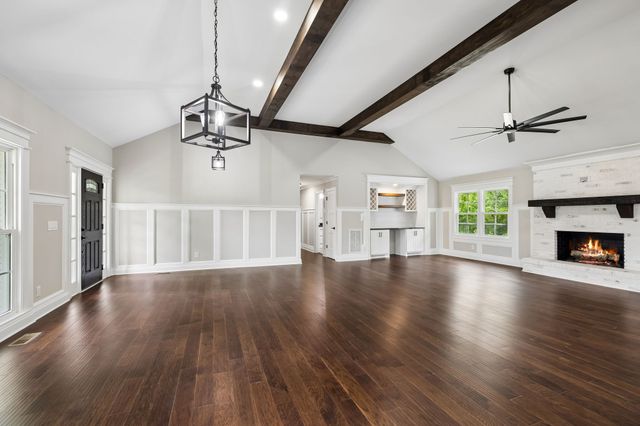 2965 N Thompson Ln, Murfreesboro, TN 37129
