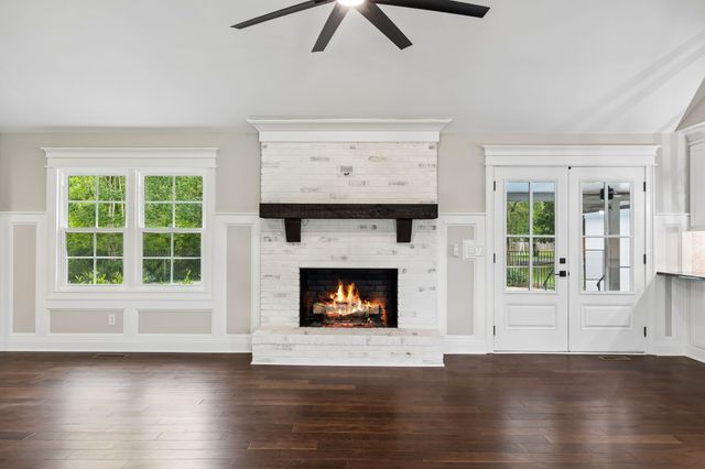 2965 N Thompson Ln, Murfreesboro, TN 37129