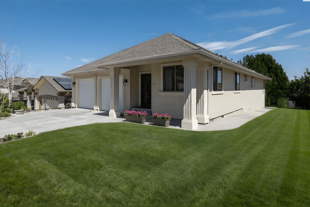 1942 Sky Meadow Ave, Richland, WA 99352