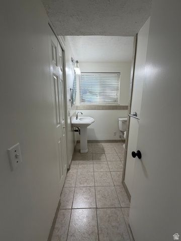 5557 W JOSHUA CIR, West Jordan, UT 84081