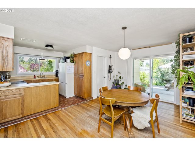 13334 Se CLAY St, Portland, OR 97233
