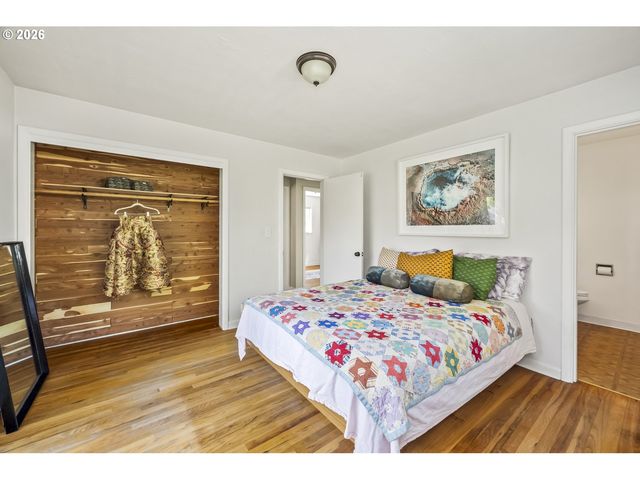 13334 Se CLAY St, Portland, OR 97233