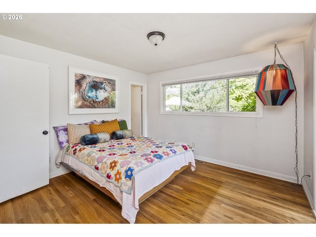 13334 Se CLAY St, Portland, OR 97233