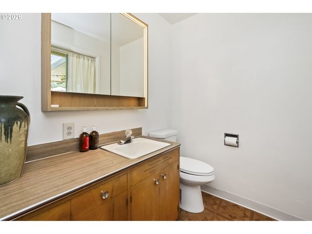 13334 Se CLAY St, Portland, OR 97233