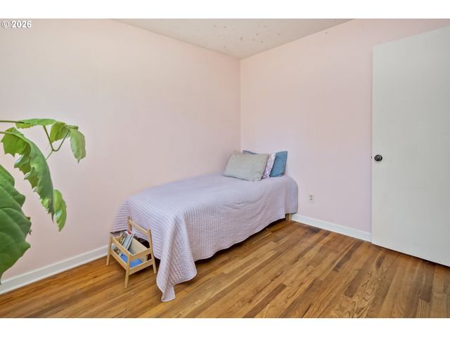 13334 Se CLAY St, Portland, OR 97233
